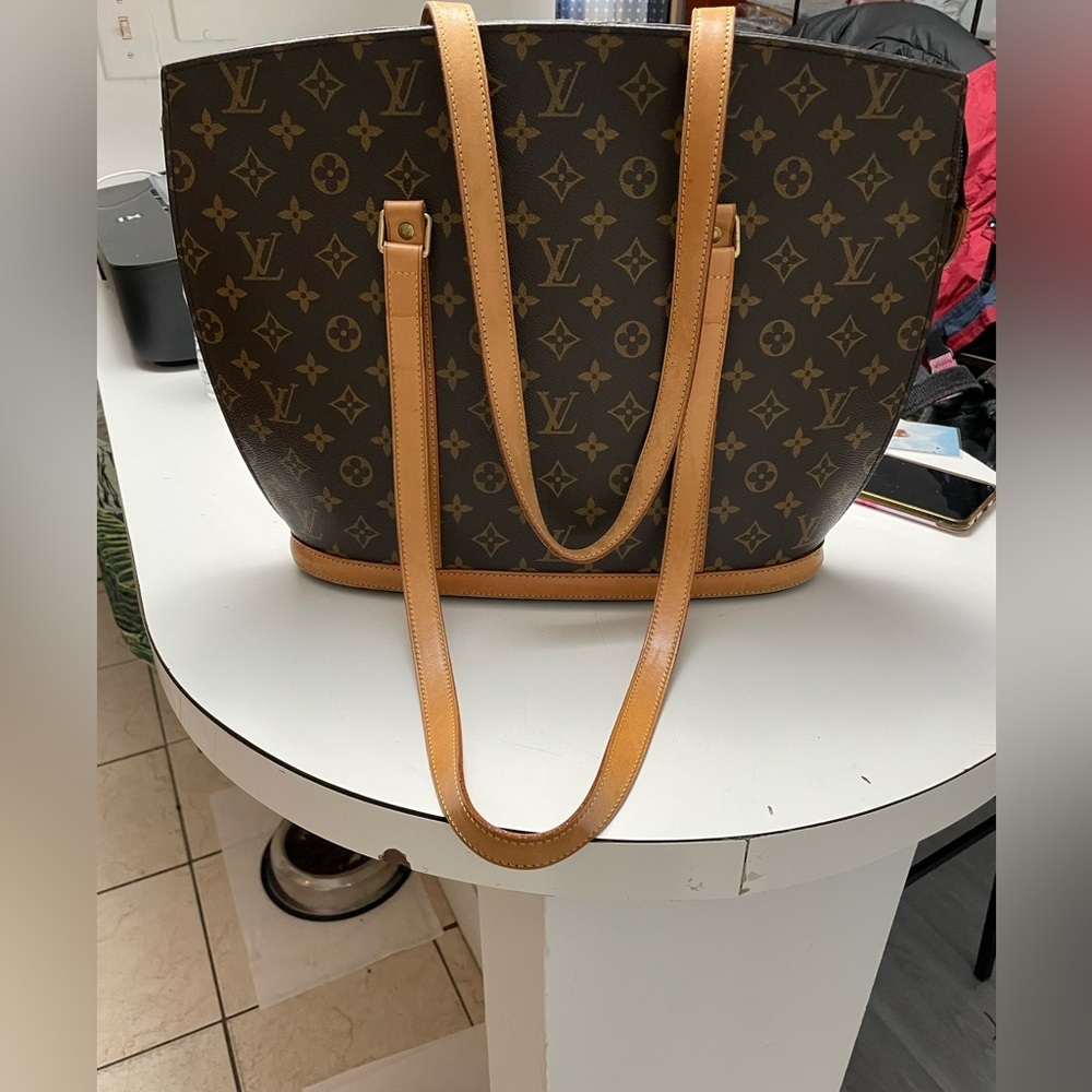 Louis Vuitton Babylone Monogram Tote. - Picture 14 of 15
